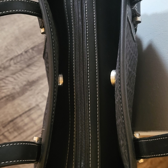 Relic Purse - Picture 3 of 6